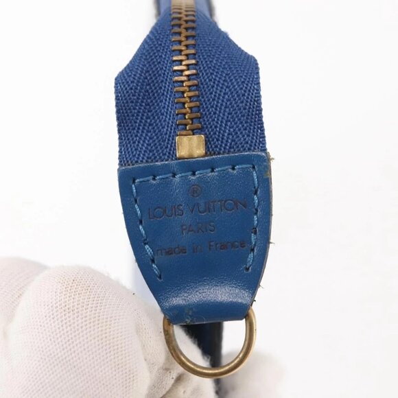 LOUIS VUITTON Epi Pochette Accessoires Pouch Blue M52985 LV Auth 144296 - Picture 14 of 16